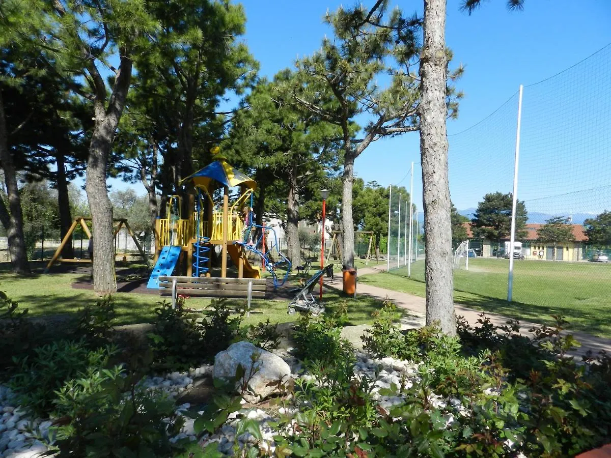Rustico Park Delle Rose - Regarda Travel Διαμέρισμα Λατζίζε