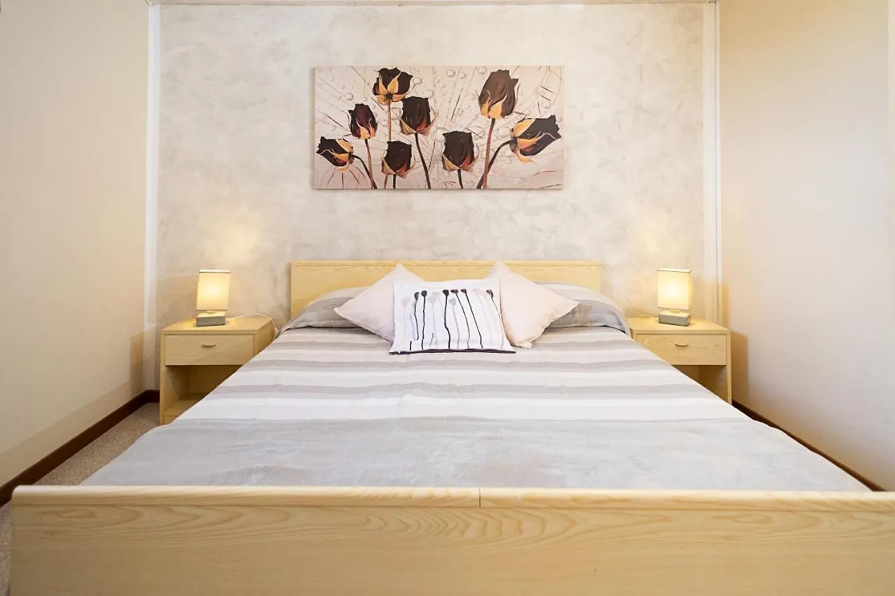 Apartment Ferienwohnung Rustico Park Delle Rose - Regarda Travel Lazise