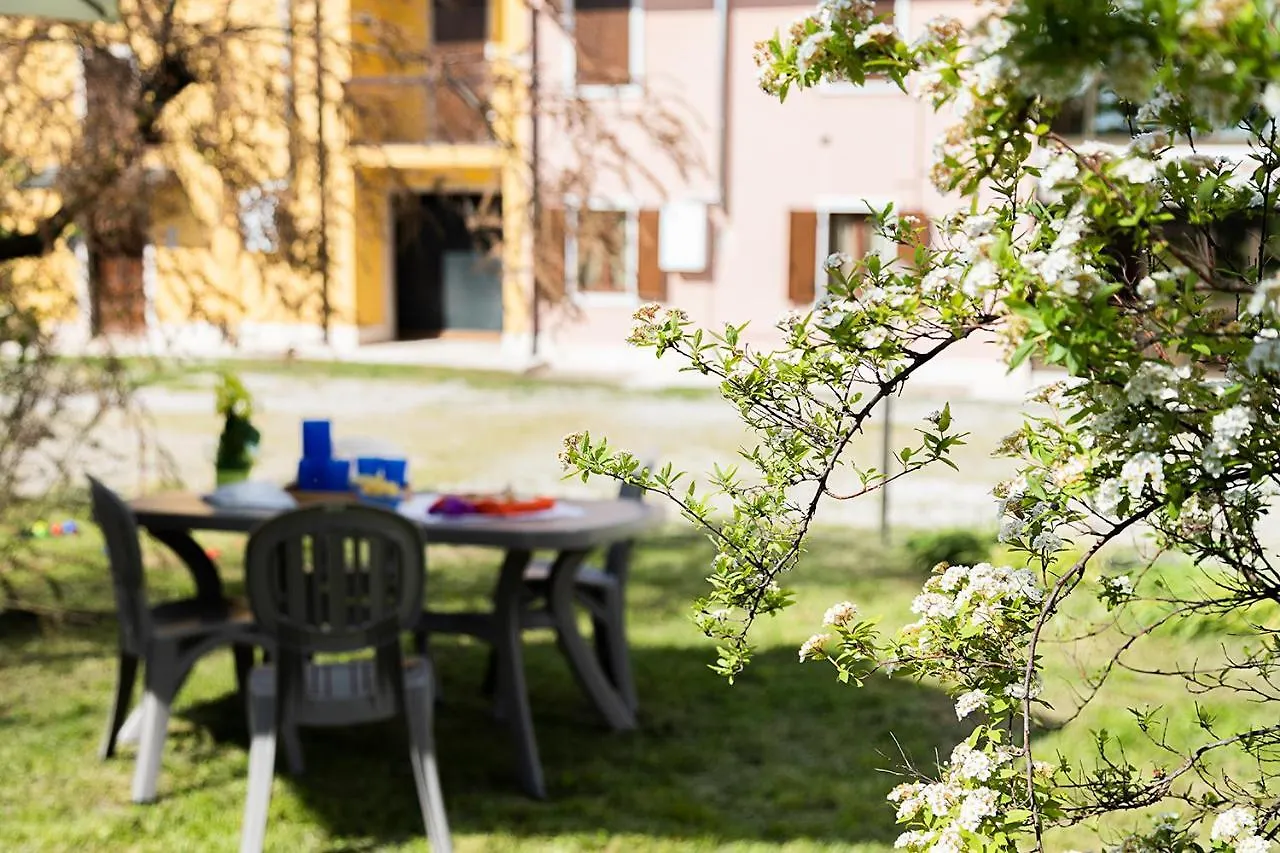 Apartment Ferienwohnung Rustico Park Delle Rose - Regarda Travel Lazise